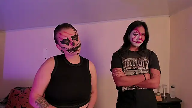 CrazyCakes  online show from 10-31-25, 06:54