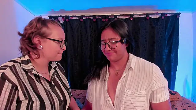 CrazyCakes  online show from 05-18-26, 02:23