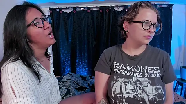 CrazyCakes  online show from 04-03-26, 02:51