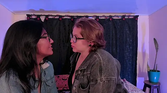 CrazyCakes  online show from 04-26-26, 04:32