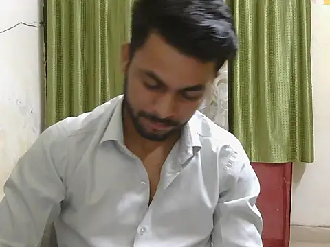 Snapshot of ursdreamperson chatting on 05-20-26, 12:51 ursdreamperson online show from 05-20-26, 12:51