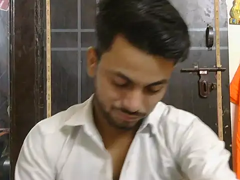 Snapshot of ursdreamperson chatting on 05-05-26, 01:41 ursdreamperson online show from 05-05-26, 01:41