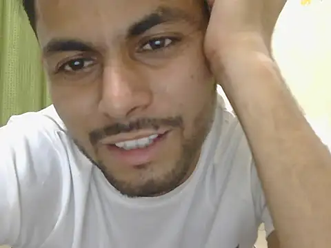 Snapshot of ursdreamperson chatting on 05-25-26, 02:27 ursdreamperson online show from 05-25-26, 02:27