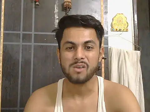 Snapshot of ursdreamperson chatting on 05-13-26, 01:40 ursdreamperson online show from 05-13-26, 01:40