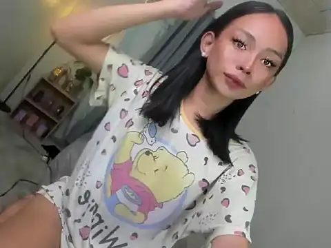 Mysterious tgirl online show from 05-29-26, 11:00