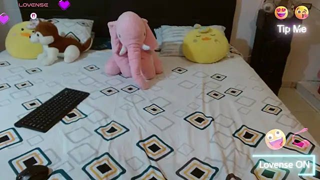 angelly  kate online show from 11-11-25, 02:28