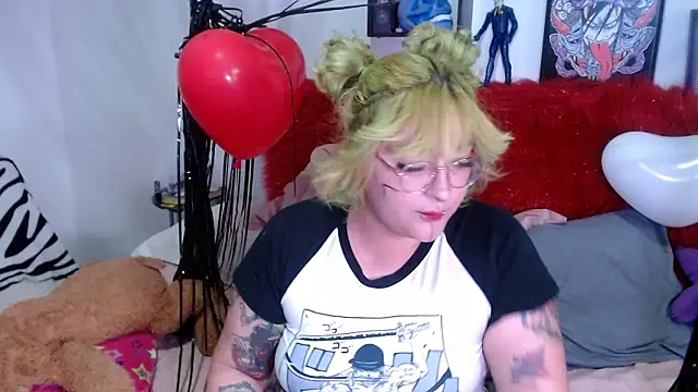 Snapshot of XxGreenGoodxX chatting on 02-15-26, 08:41 XxGreenGoodxX online show from 02-15-26, 08:41