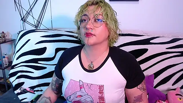 Snapshot of XxGreenGoodxX chatting on 02-19-26, 11:12 XxGreenGoodxX online show from 02-19-26, 11:12