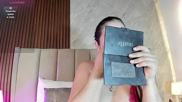  Cris Spicy  online show from 06-08-26, 07:14