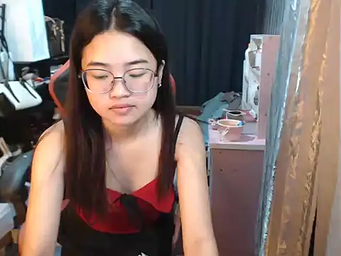 urhoneybunny25 online show from 10-15-25, 12:53