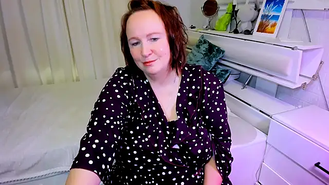 Snapshot of WifeyXRated chatting on 03-25-26, 05:51 WifeyXRated online show from 03-25-26, 05:51