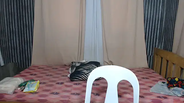 Snapshot of joanpetite chatting on 10-12-25, 01:51 joanpetite online show from 10-12-25, 01:51