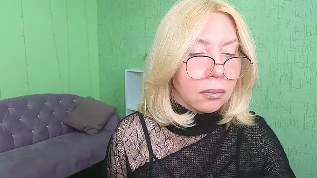 Wendy Waves online show from 11-13-25, 12:09