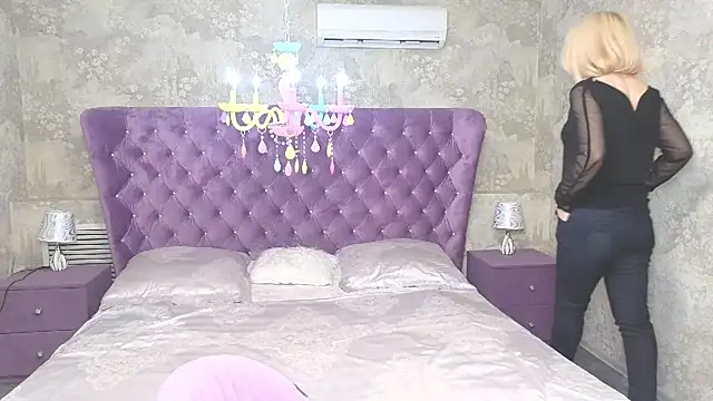 Snapshot of Wendy_Waves chatting on 01-18-26, 12:08 Wendy Waves online show from 01-18-26, 12:08