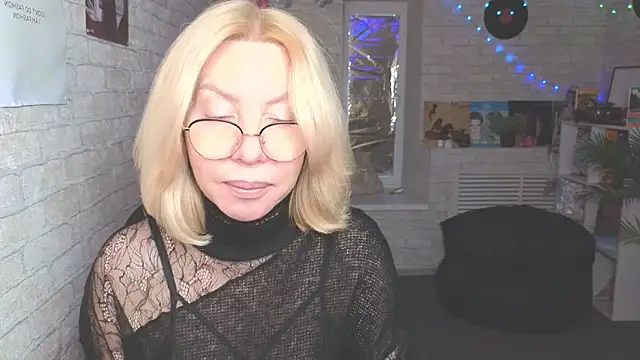 Snapshot of Wendy_Waves chatting on 10-16-25, 11:40 Wendy Waves online show from 10-16-25, 11:40
