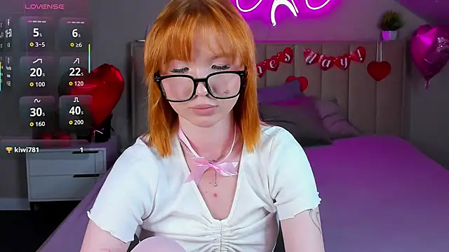 Snapshot of Anna_Patterson chatting on 02-15-26, 09:30 Anna Patterson online show from 02-15-26, 09:30