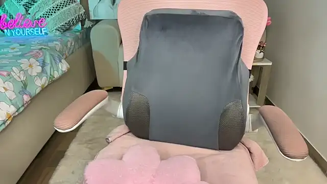 Hot vibes143 online show from 02-10-26, 07:13