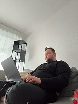 Matti1998sexy online show from 11-13-25, 09:46