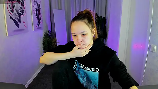 Lori Blossom online show from 02-17-26, 01:14