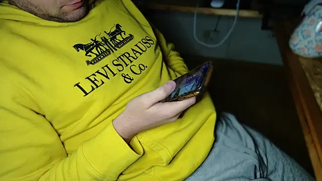 Snapshot of BenReich chatting on 11-20-25, 07:58 BenReich online show from 11-20-25, 07:58