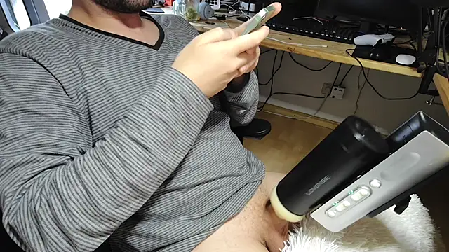 Snapshot of BenReich chatting on 10-27-25, 08:43 BenReich online show from 10-27-25, 08:43