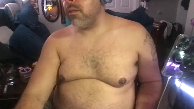 Snapshot of TheGreenEyedBear chatting on 03-09-25, 09:35 TheGreenEyedBear online show from 03-09-25, 09:35