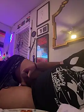 Snapshot of TheGreenEyedBear chatting on 10-19-25, 09:01 TheGreenEyedBear online show from 10-19-25, 09:01