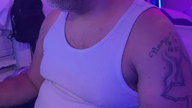 Snapshot of TheGreenEyedBear chatting on 01-23-25, 04:41 TheGreenEyedBear online show from 01-23-25, 04:41