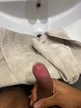 Snapshot of youyou933 chatting on 10-26-25, 08:26 youyou933 online show from 10-26-25, 08:26