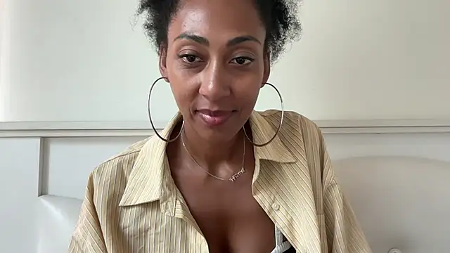 Snapshot of Vaylisse chatting on 09-26-25, 04:52 Vaylisse online show from 09-26-25, 04:52