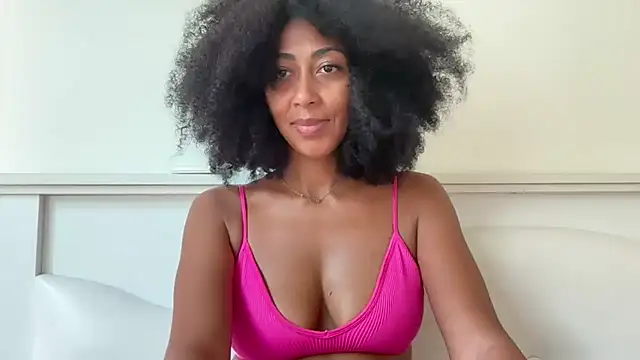 Snapshot of Vaylisse chatting on 09-30-25, 05:13 Vaylisse online show from 09-30-25, 05:13