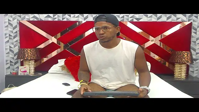 AndyCalifornia1 online show from 11-08-25, 02:42