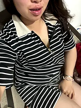 Nhung584 online show from 10-29-25, 01:10