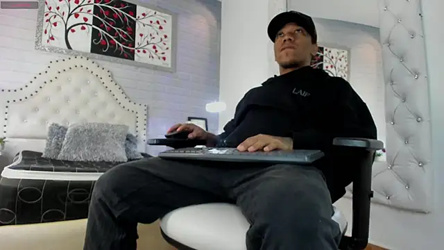 Yan king1 online show from 10-09-25, 04:46