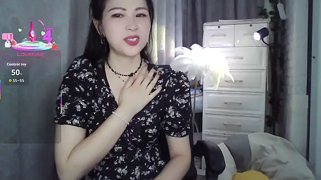 qinerOIO online show from 09-16-25, 01:39