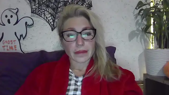 fox red lady7 online show from 11-04-25, 09:29