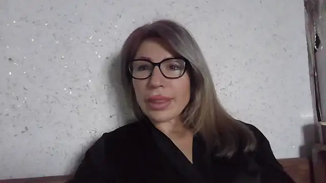 Snapshot of fox_red_lady7 chatting on 02-14-26, 10:26 fox red lady7 online show from 02-14-26, 10:26