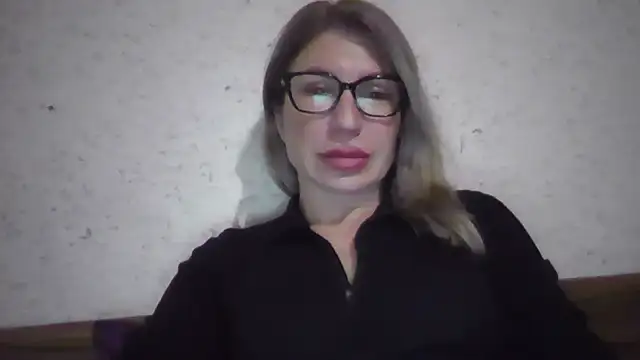 Snapshot of fox_red_lady7 chatting on 02-18-26, 10:17 fox red lady7 online show from 02-18-26, 10:17