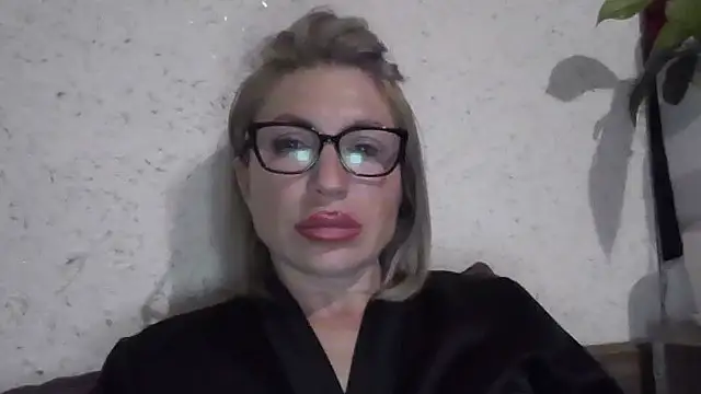 fox red lady7 online show from 04-15-26, 08:53