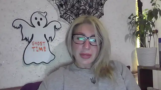 fox red lady7 online show from 10-30-25, 08:39