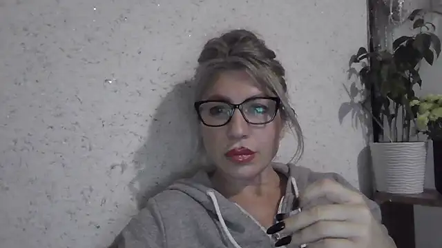 fox red lady7 online show from 12-03-25, 12:04