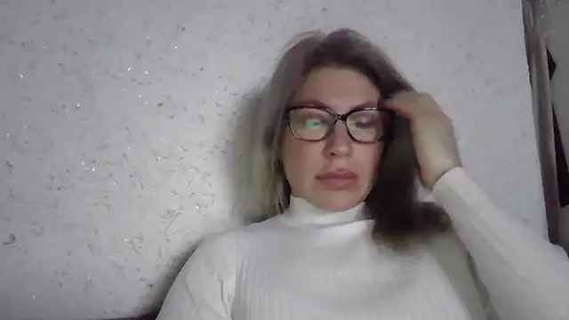 Snapshot of fox_red_lady7 chatting on 02-19-26, 02:36 fox red lady7 online show from 02-19-26, 02:36