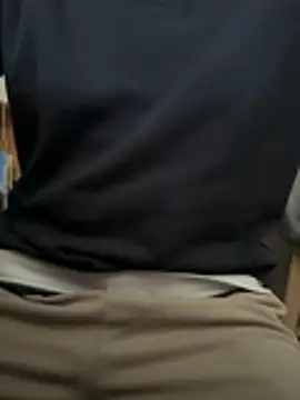 Snapshot of sonwmelt1 chatting on 04-27-26, 10:24 sonwmelt1 online show from 04-27-26, 10:24