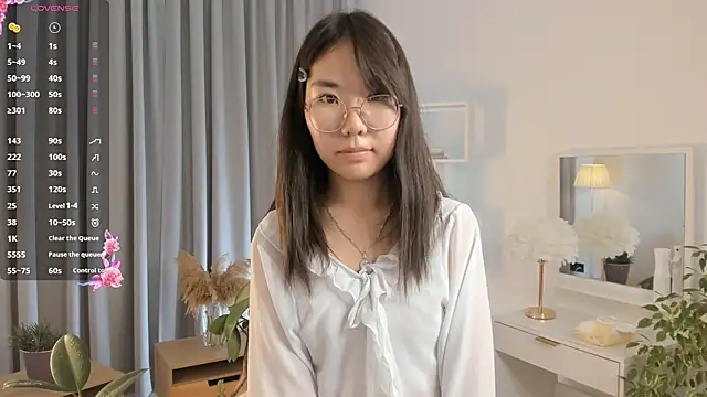 Snapshot of UdelaDodson chatting on 09-13-25, 03:12 UdelaDodson online show from 09-13-25, 03:12