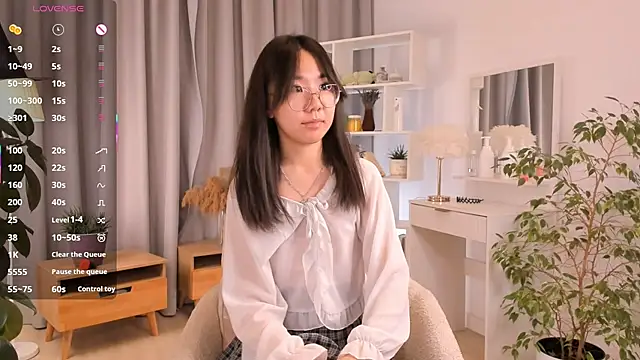 Snapshot of UdelaDodson chatting on 11-16-25, 01:10 UdelaDodson online show from 11-16-25, 01:10