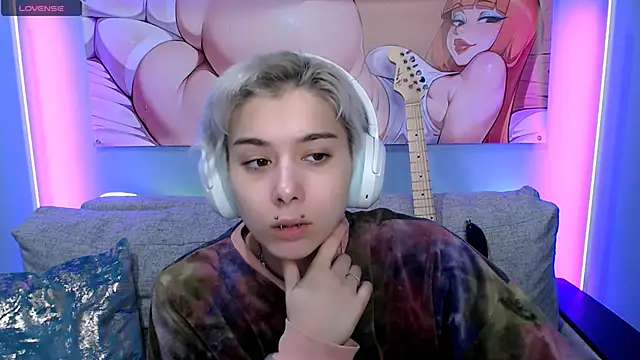 SophieAsh online show from 11-18-25, 09:01