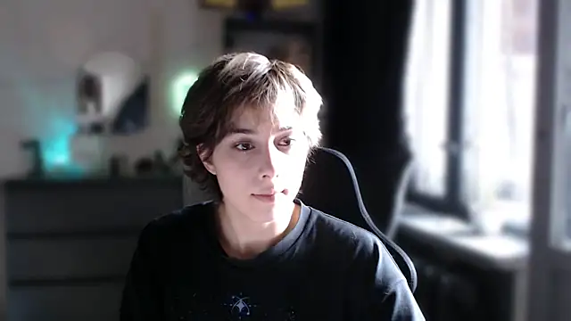 SophieAsh online show from 06-19-26, 05:35