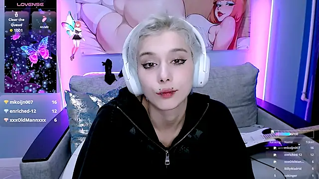 Snapshot of SophieAsh chatting on 11-01-25, 07:19 SophieAsh online show from 11-01-25, 07:19