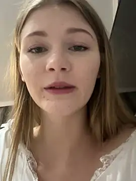 Snapshot of Jenny_Skinner20 chatting on 05-14-26, 06:16 Jenny Skinner20 online show from 05-14-26, 06:16