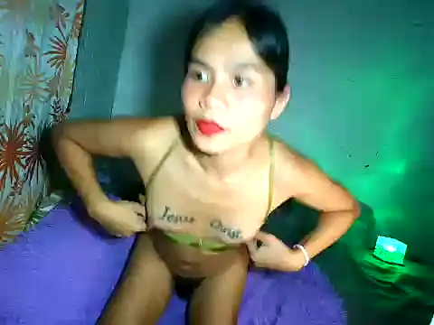 Snapshot of zoeytransph chatting on 10-22-25, 11:31 zoeytransph online show from 10-22-25, 11:31